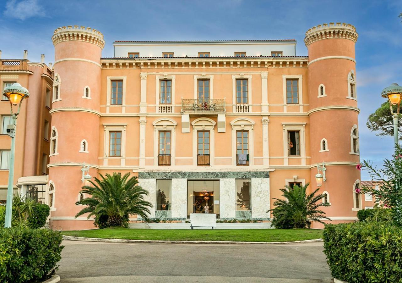 Langley Resort Napoleon Bonaparte LʼÎle-Rousse Buitenkant foto